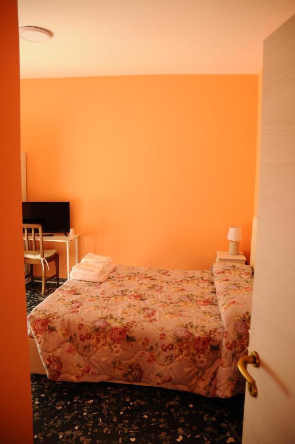 Andrea Affittacamere E B&B Solignano Nuovo Exterior foto
